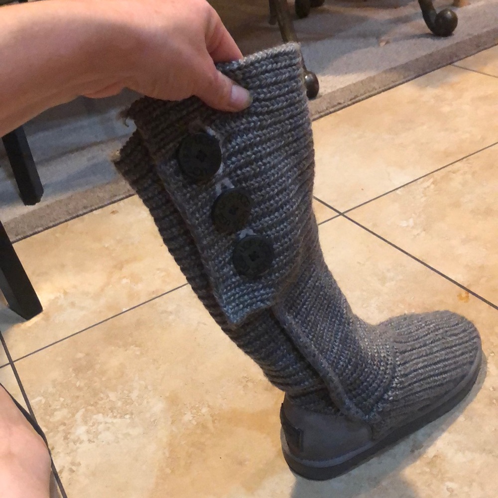 UGG boots size 5 - Picture 2 of 9